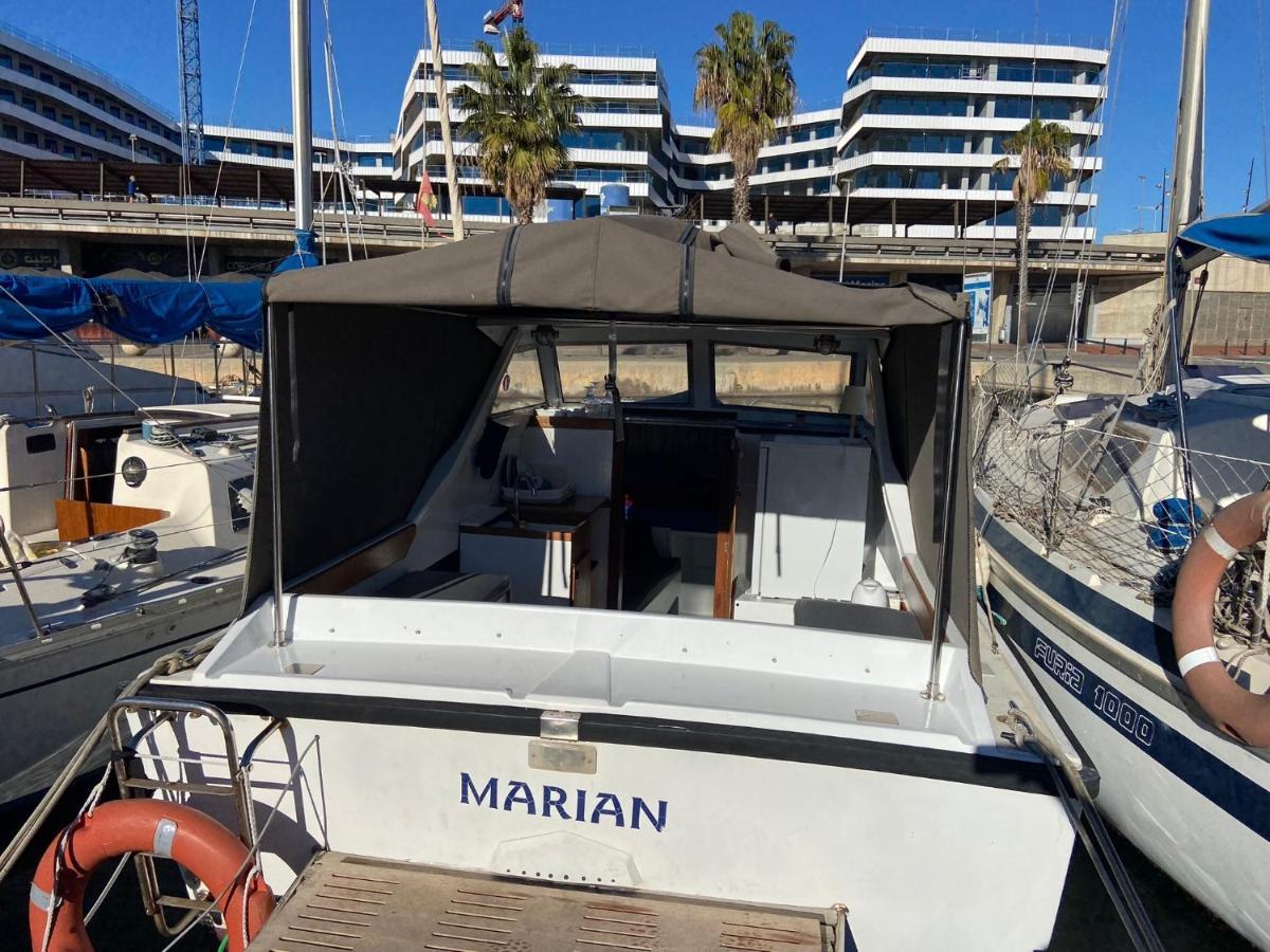 Nice Boat To Sleep In Barcelona Sant Adria de Besos Exterior photo
